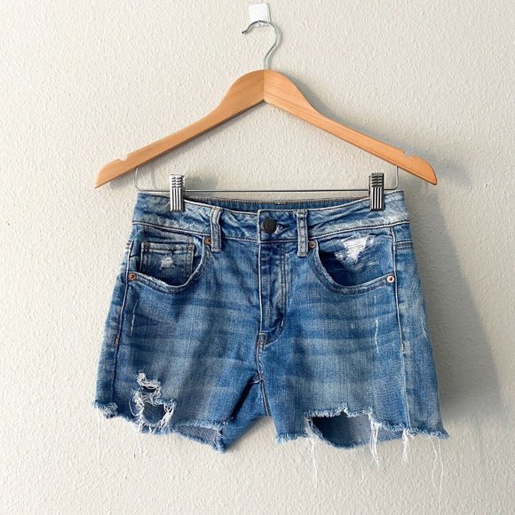 American Eagle Med Wash Frayed Hem Shorts Size 2 - Picture 4 of 7